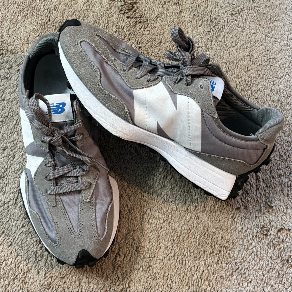 New Balance 327 Men's Gray and White Sneakers size 8